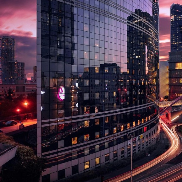 Meet your Posher, Quintella - Picture 1 of 1